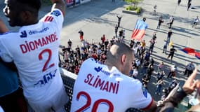 Slimani et les joueurs de l'OL sont allés voir les supporters