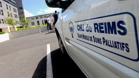 Véhicule hospitalier du CHU de Reims, en 2015. (Photo d'illustration)