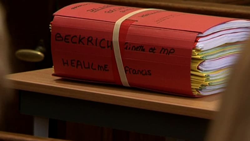 Dossier de l'affaire Montigny-lès-Metz, mardi, dans la salle d'audience de la cour d'assises de Metz.
