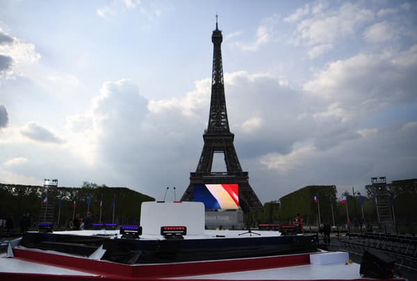Le Champ-de-Mars, où les soutiens d'Emmanuel Macron se réunissent