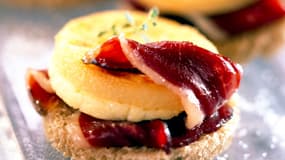 Cliquez-ici pour la recette des tartines de chèvre et magrets de canard. 