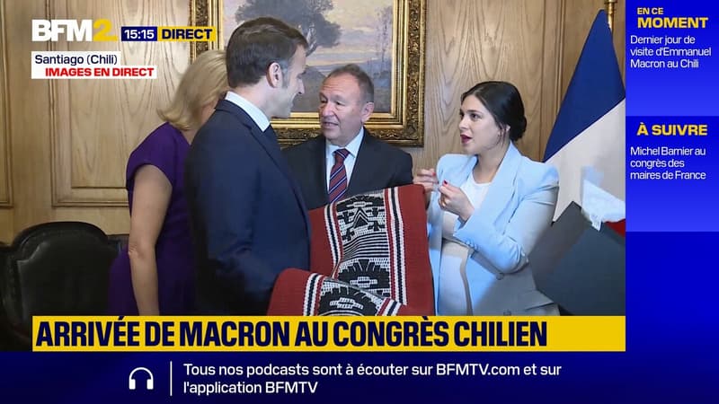 Échanges de cadeaux entre Emmanuel Macron et les présidents du Parlement chilien