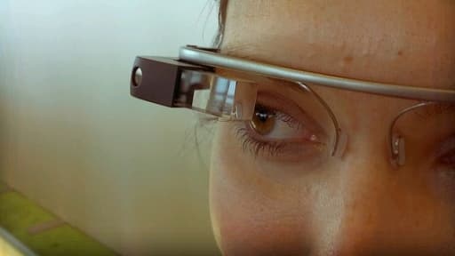 Google développe déjà une version de ses Google Glass en lentille.
