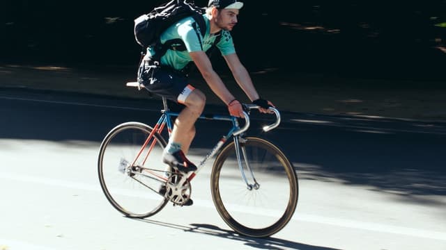 Une coopérative pourrait donner aux coursiers à vélo une protection que ne leur offre pas le statut d'autoentrepreneur.