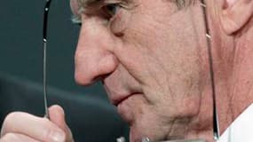 Le ministre des Affaires étrangères Bernard Kouchner a reconnu que la France n'a eu aucun contact avec les ravisseurs des sept otages français et africains enlevés le mois dernier au Niger. /Photo prise le 20 octobre 2010/REUTERS/Denis Balibouse