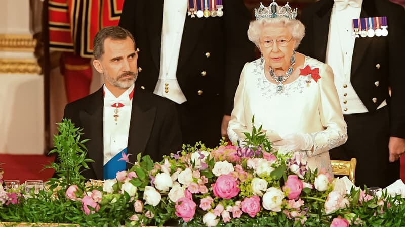 La reine Elizabeth II et le roi Felipe IV à Buckingham Palace, le 12 juillet 2017