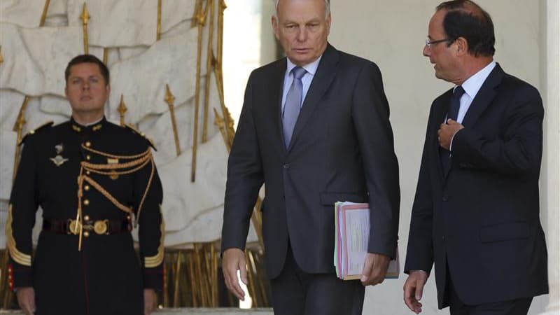 L'exécutif prend à bras le corps le thème de la sécurité, une attitude volontariste qui ne saurait pour autant suffire à redorer les cotes de popularité en berne du président François Hollande et de son Premier ministre Jean-Marc Ayrault. /Photo prise le