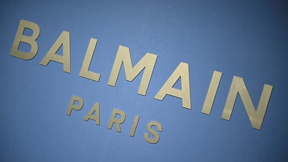 Le logo Balmain à Paris le 27 September 2023.