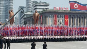 La Corée du Nord a exposé samedi des missiles de longue portée lors d'une grandiose parade marquant le 60ème anniversaire de l'armistice de la guerre de Corée