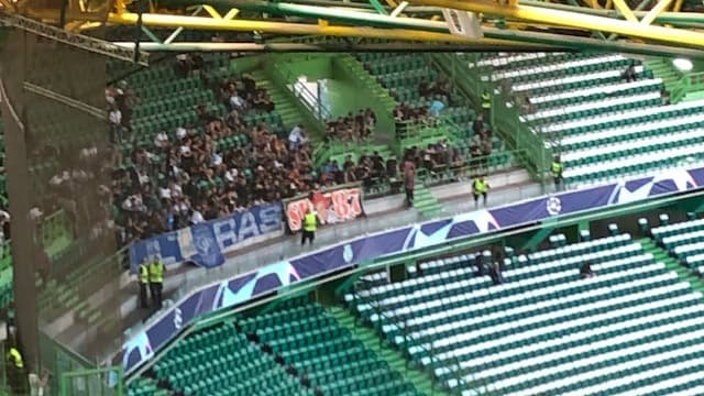 Les premiers supporters marseillais au stade José-Alvalade