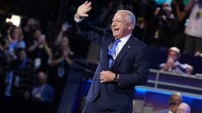 Le colistier de Kamala Harris, Tim Walz, lors du troisième jour de la Convention démocrate, le 21 août 2024 à Chicago, aux États-Unis.