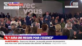 Emmanuel Macron sur le "plan de résilience": "Il y aura une mesure supplémentaire sur l'essence"