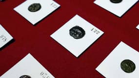 Les pièces de monnaie remises au Musée d'archéologie nationale. 