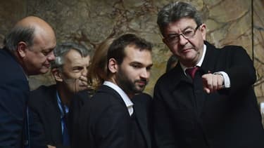 Ugo Bernalicis, à gauche de Jean-Luc Mélenchon
