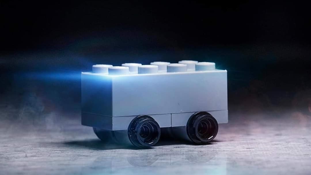 Le côté brique du Cybertruck n'a pas échappé à Lego. Le côté brique du Cybertruck n'a pas échappé à Lego.
