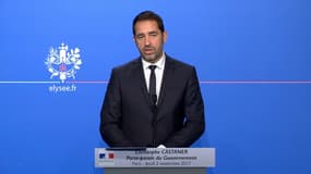 Christophe Castaner, le porte-parole du gouvernement, a confirmé la mise en place d'une surtaxe exceptionnelle sur les grandes entreprises. 