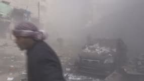 Plongée dans le chaos d'un bombardement à Ariha en Syrie.