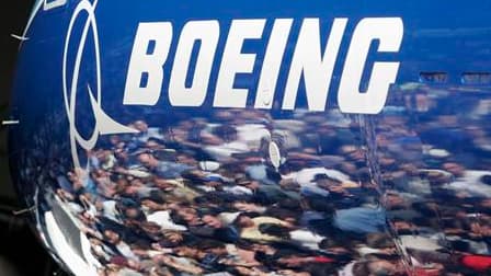Boeing compte proposer dès 2015 à des passagers la possibilité de voler dans l'espace, à bord d'un appareil que le constructeur aéronautique met au point pour voyager en orbite basse. /Photo d'archives/REUTERS/Robert Sorbo