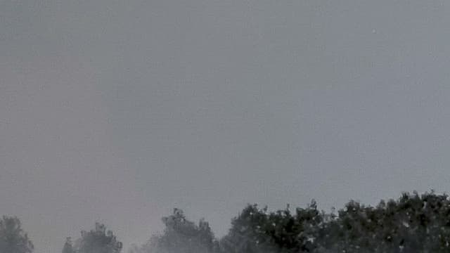 Des heurts violents ont éclaté entre migrants et forces de l'ordre à Calais, ce mercredi après-midi. 