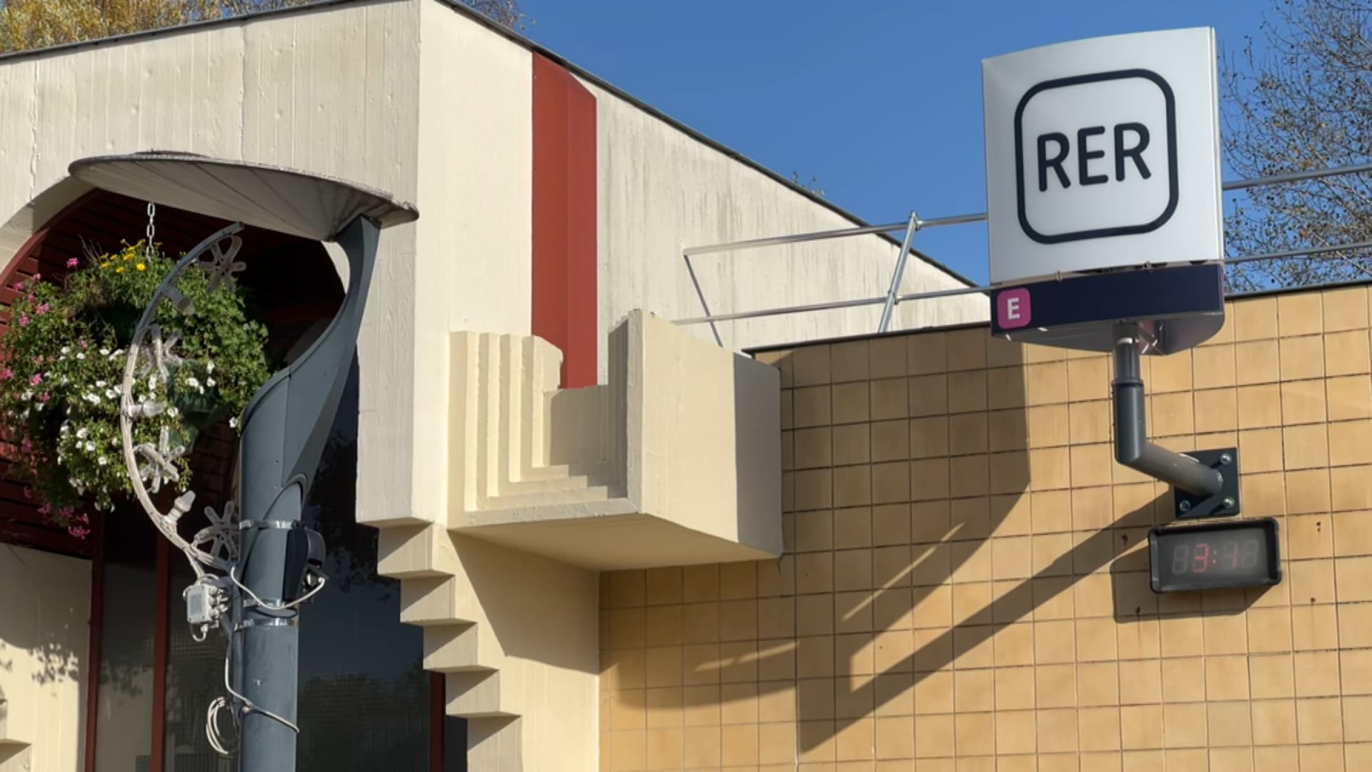 ATTENDU DEPUIS DES ANNÉES, LE RER E DEVRAIT BIEN "ARRIVER EN 2027" DANS LES YVELINES