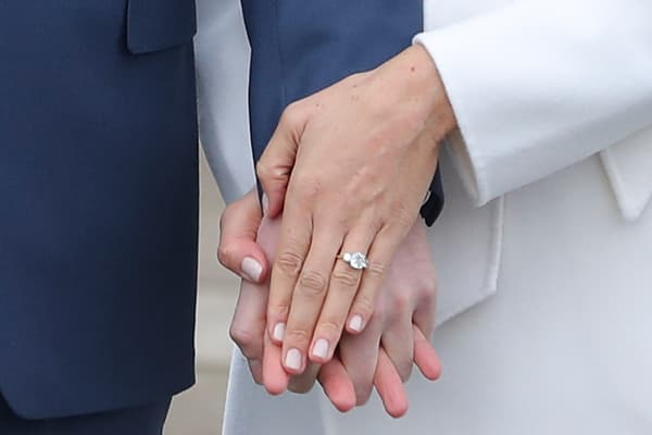 Le prince Harry et Meghan Markle ont annoncé leur mariage, le 27 novembre 2017, à Kensington Palace à Londres