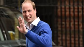 Le Prince William à la sortie de la maternité.