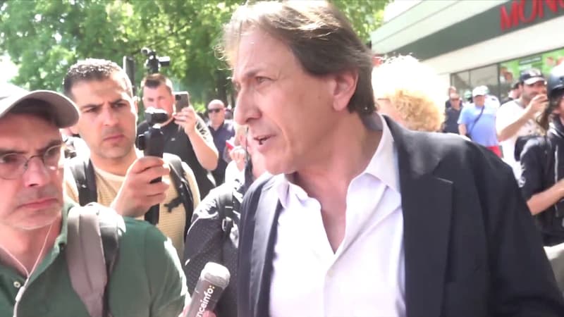De gauche à droite, la classe politique apporte son 