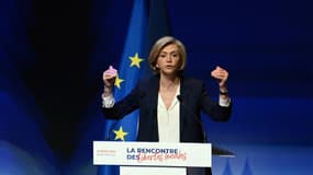 La candidate Valérie Pécresse (LR) à Montrouge le 15 mars 2022