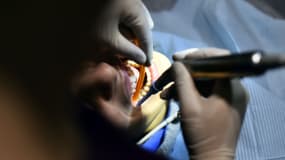 Le dentiste néerlandais qui exerçait en France a mutilé de nombreux patients, dont une centaine ont porté plainte (illustration).