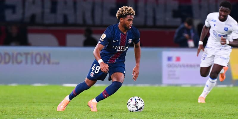 Ibrahim Mbaye avec le PSG contre l'AJ Auxerre, le 27 septembre 2025