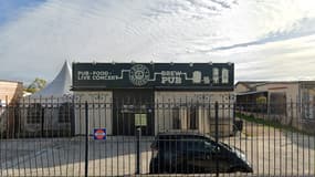 Les Sapeurs Pompiers du Var interviennent pour un incendie survenu dans le Brew Pub à Hyères, ce mardi 4 mars. 