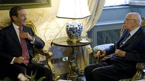 Le président italien Giorgio Napolitano (à droite) et le président de la Chambre des députés , dimanche à Rome. Le président a entamé dimanche matin des discussions formelles avec les responsables des groupes parlementaires en vue de la nomination d'un no
