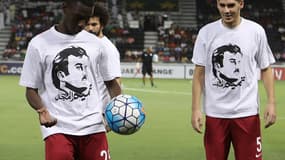 Les joueurs du Qatar ont porté des t-shirts de soutien à l'émir