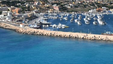 Un nouveau navire humanitaire a accosté de force à Lampedusa, ce samedi (PHOTO D'ILLUSTRATION)