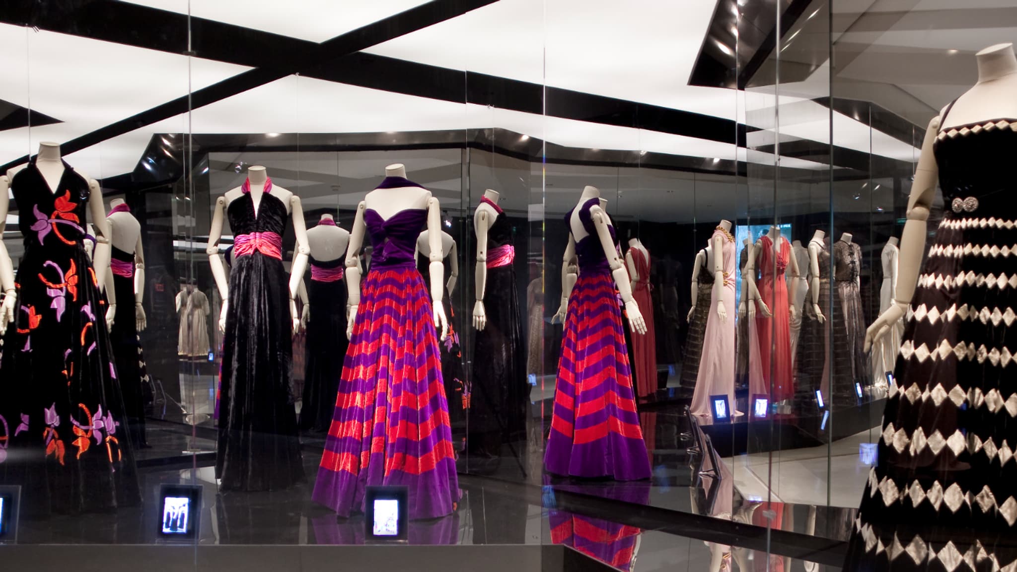 Les silhouettes de Madeleine Vionnet présentées lors de l'exposition du Musée des Arts Décoratifs en 2009.
