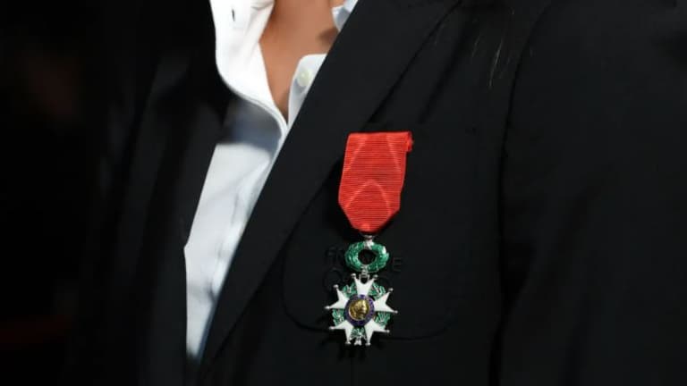 Crise du Covid-19: 14 soignants vont recevoir la Légion d'honneur à titre posthume