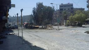 A Damas, vendredi. Les forces gouvernementales syriennes ont bombardé les poches rebelles à Damas durant la nuit de vendredi à samedi, dans une tentative de reprendre les positions prises par les insurgés dans le sillage de l'attentat de mercredi qui a tu