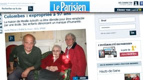 Jean-Claude et Danielle Astroth entourent leur mère de 97 ans, Mireille.