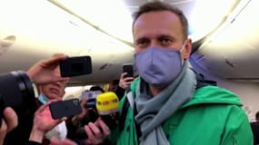 Les images d'Alexeï Navalny quittant Berlin pour rejoindre Moscou malgré les menaces d'arrestation