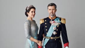 Photo officielle du roi et de la reine du Danemark, Frederik et Mary.