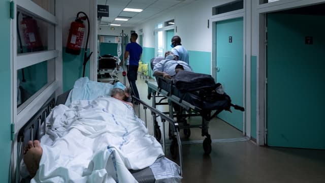 Un couloir de l'hôpital de Saint-Denis, près de Paris le 17 juillet.