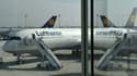 L'allemand Lufthansa a été contraint d'annuler "plus de 800 vols", soit un avion sur deux. 