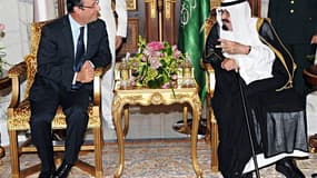 François Hollande et le roi Abdallah d'Arabie saoudite à Djeddah. Arrivé du Liban où il s'est fait l'avocat de l'unité du pays, le président français s'est félicité d'une grande convergence de vue avec le roi d'Arabie Saoudite sur le dossier syrien et lib