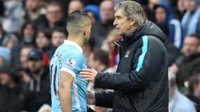 Sergio Agüero réconforté par Manuel Pellegrini