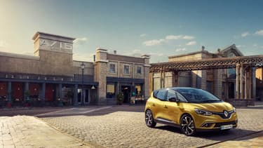 Renault présentera la quatrième génération du Scénic le 1er mars à Genève, voici les premières photos officielles.