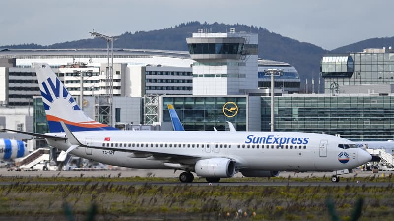 "Des enfants et des bébés se sont évanouis": une panne de climatisation pousse au-delà des 50 degrés la température dans la cabine d'un avion bloqué plus d'une heure sur la piste de Francfort