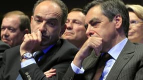 Jean-François Copé et François Fillon se sont mis d'accord mardi sur de nouveaux statuts pour l'UMP, notamment une primaire d'investiture présidentielle en 2016. La question d'un second vote pour la présidence du parti reste cependant en suspens entre les