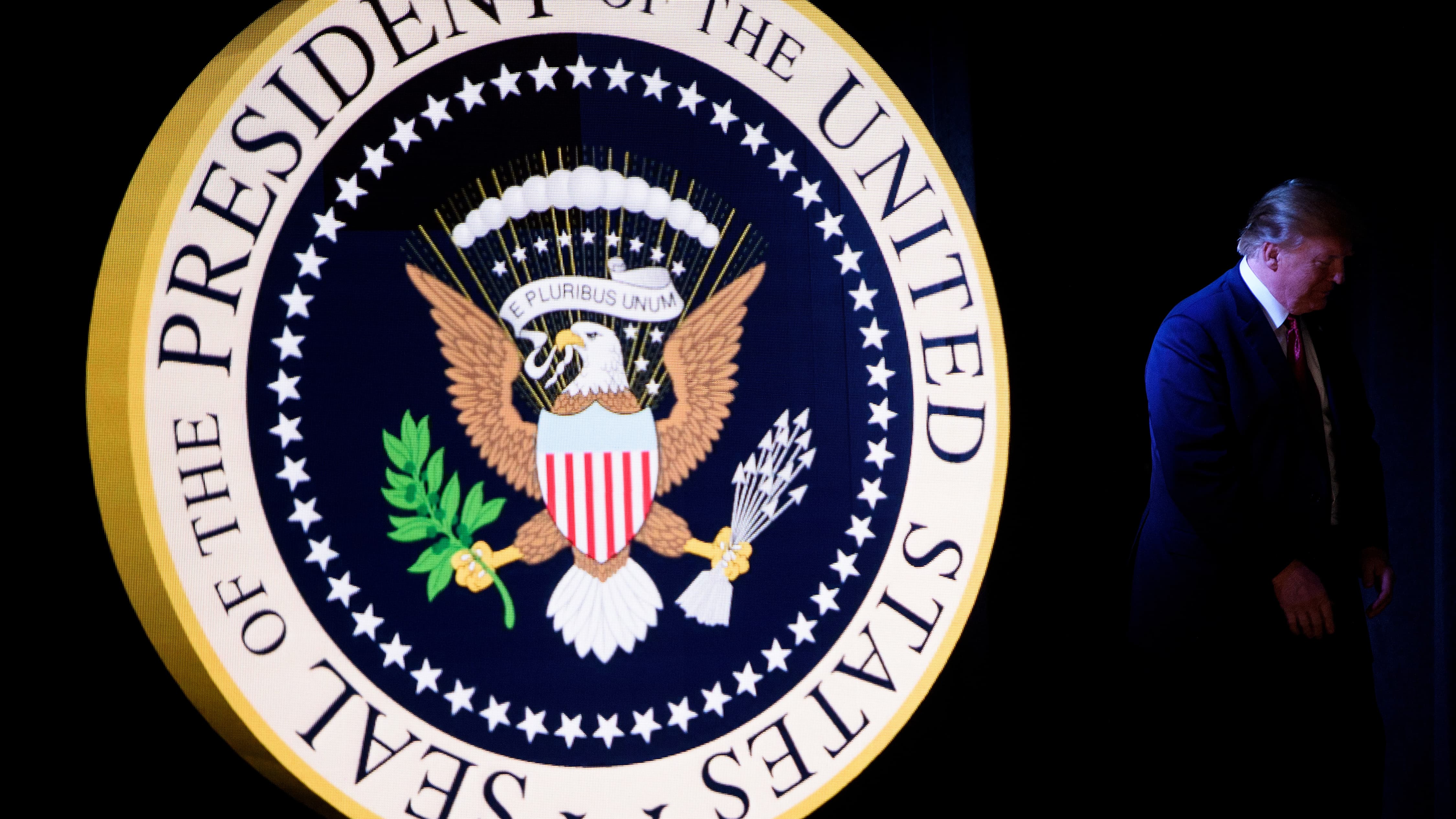 Le blason officiel des Etats-Unis. Le blason officiel des Etats-Unis.