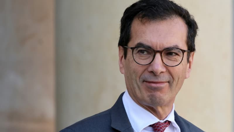 "L'activité ne s'est pas affaissée": seulement "une trentaine d'entreprises" ont demandé le chômage partiel selon le ministre du Travail