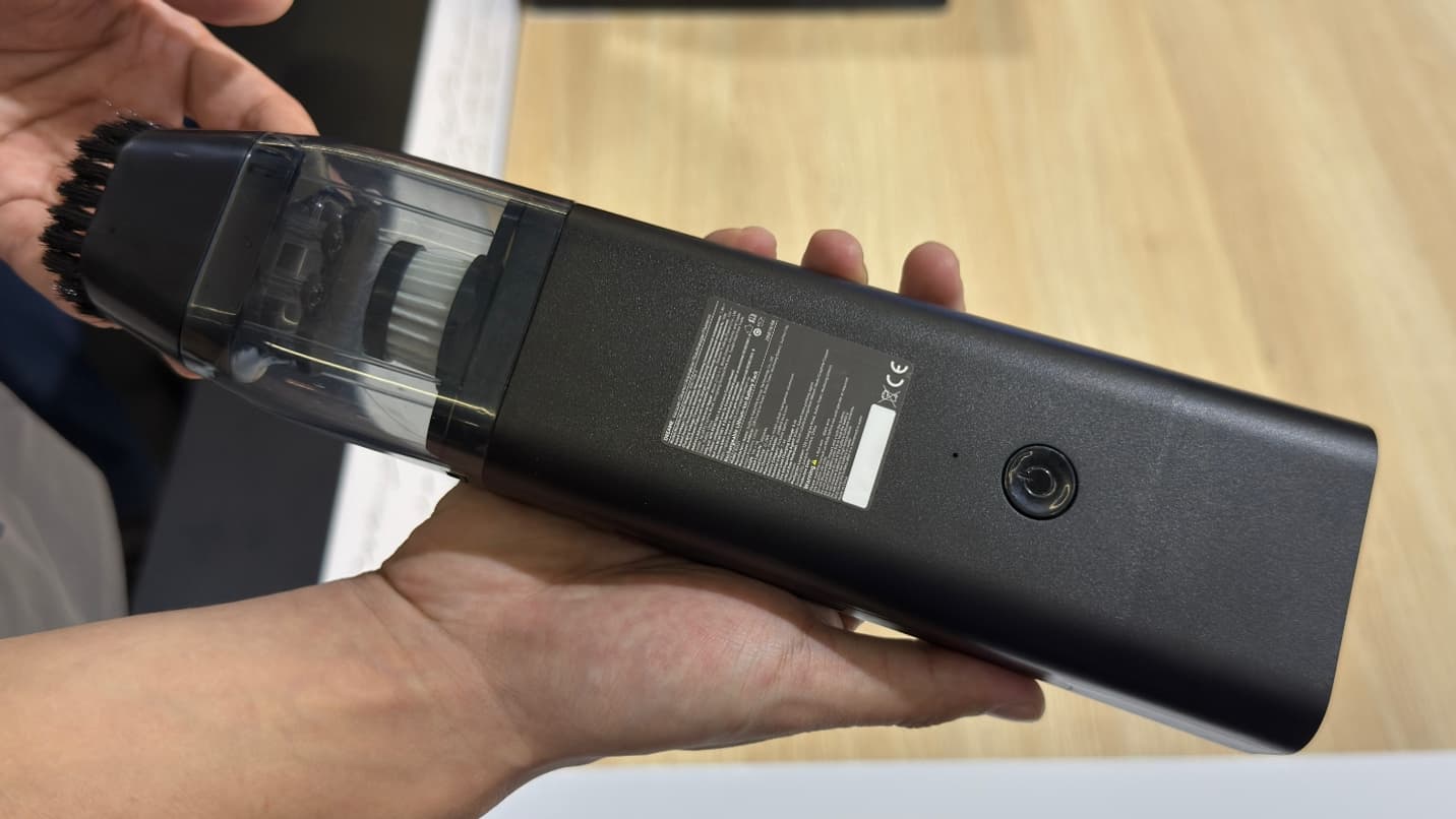 L'extension aspirateur du bras mécanique du Cyber10 Ultra, de Dreame.